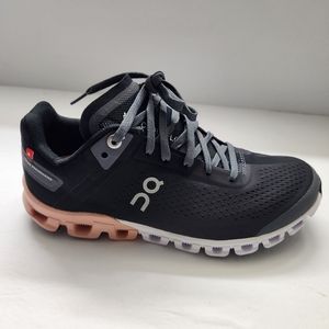 On Cloudflow wide shoes for women size 5 running shoes sneakers